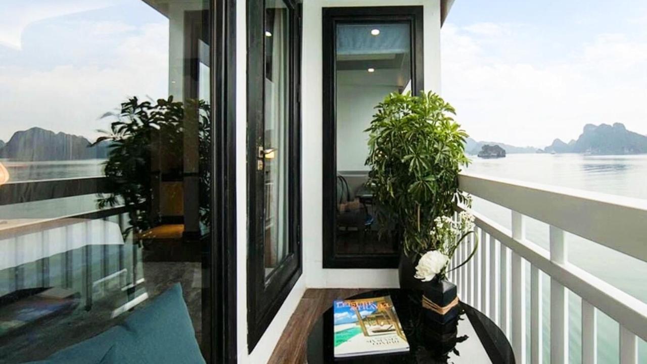 Lotus Elegance Cruise Hotel Ha Long Luaran gambar