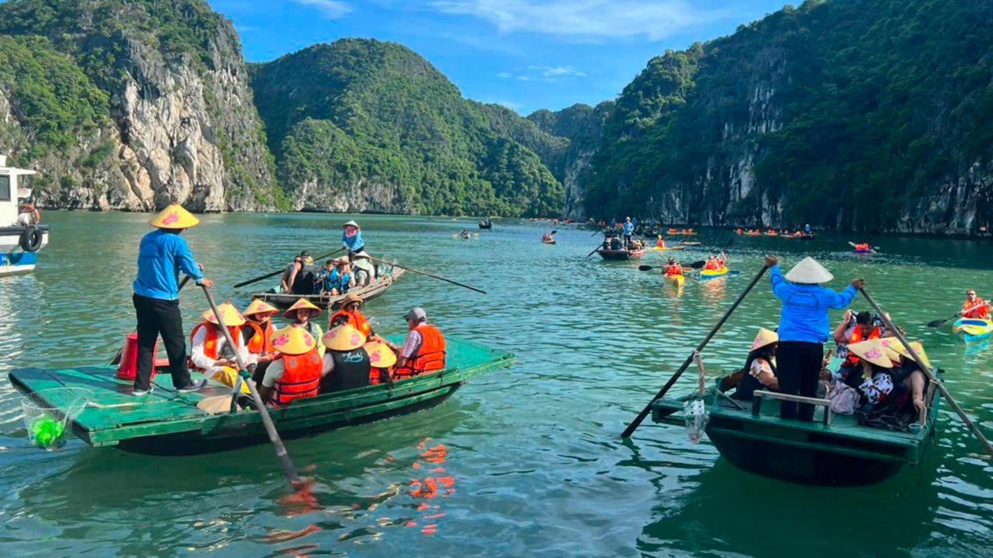 Lotus Elegance Cruise Hotel Ha Long Luaran gambar