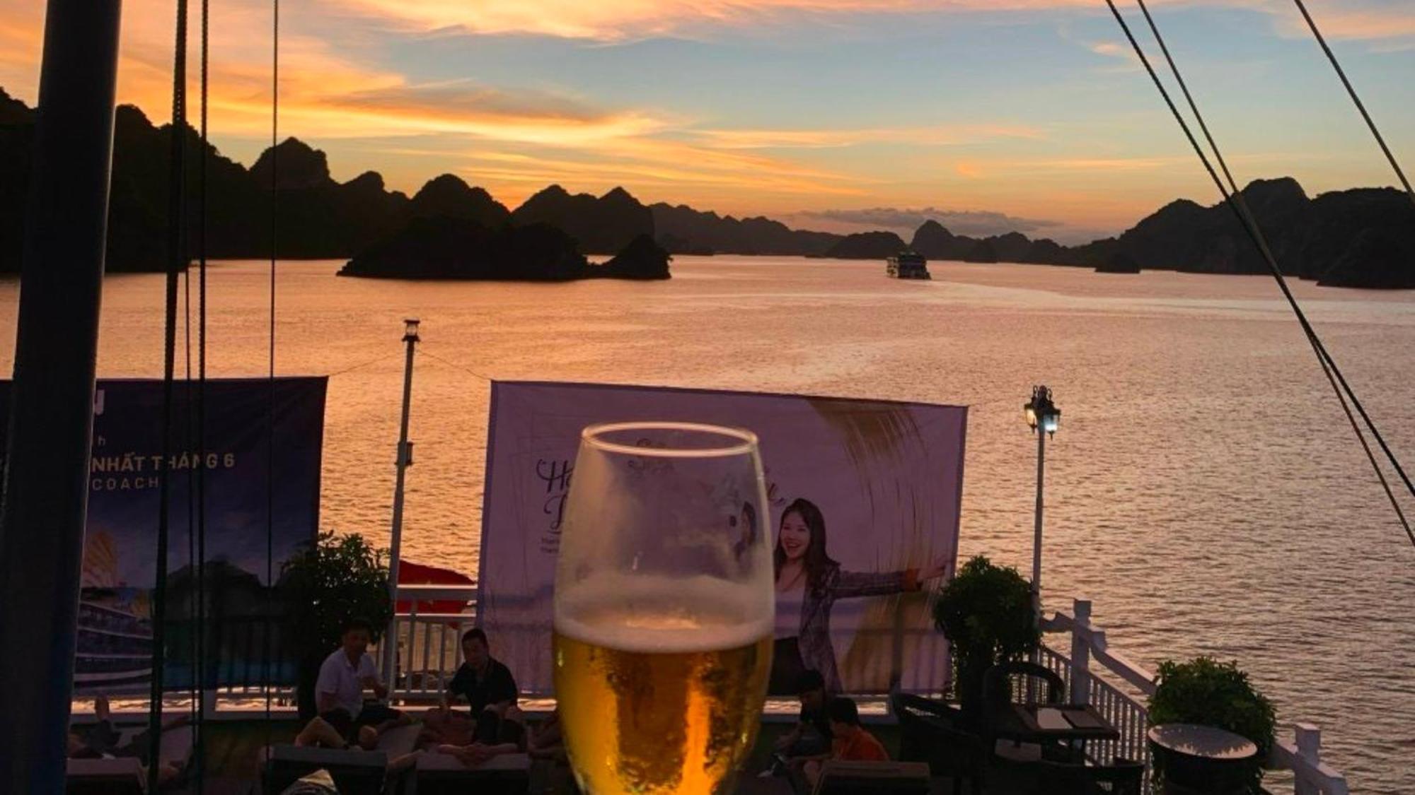 Lotus Elegance Cruise Hotel Ha Long Luaran gambar