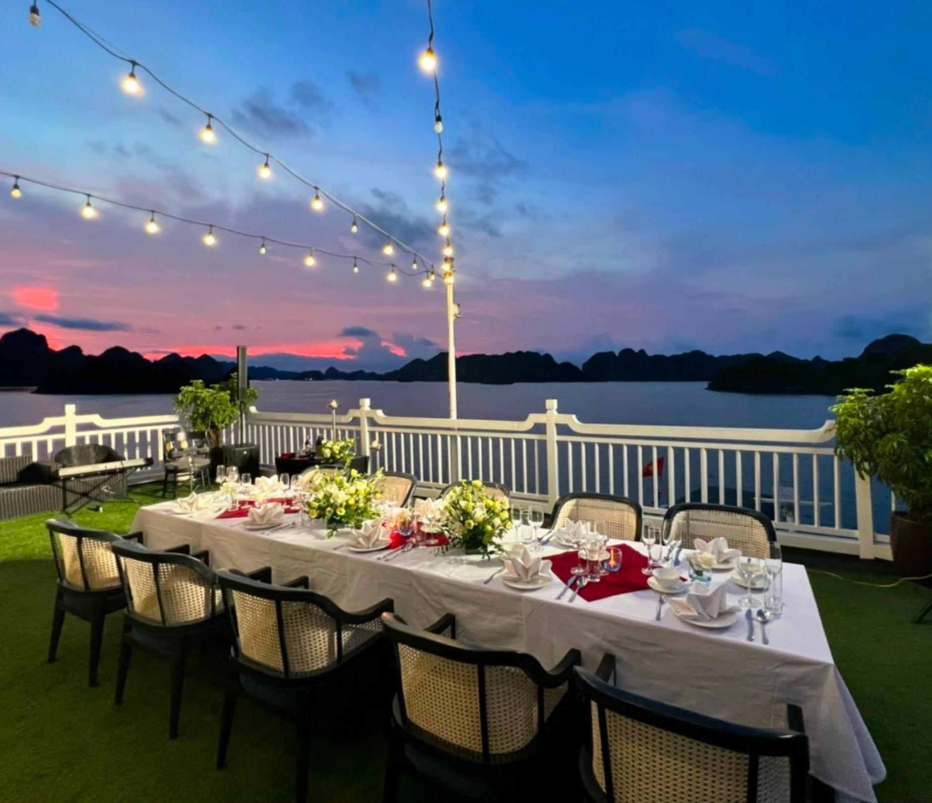 Lotus Elegance Cruise Hotel Ha Long Luaran gambar