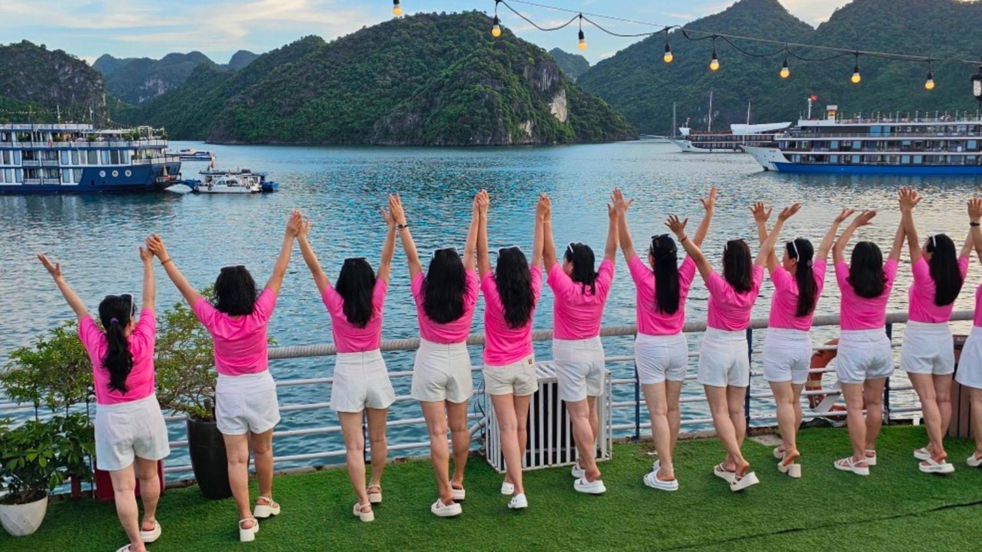Lotus Elegance Cruise Hotel Ha Long Luaran gambar