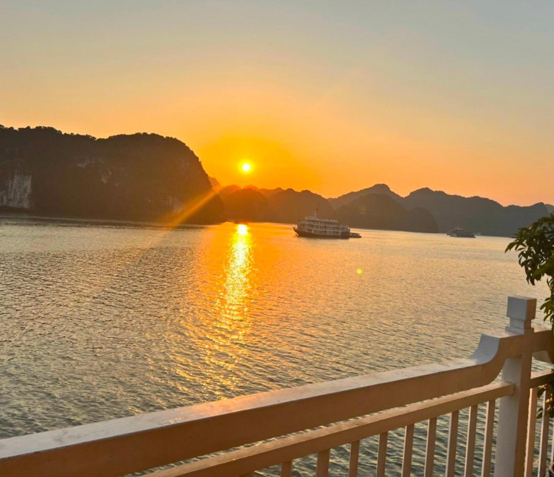 Lotus Elegance Cruise Hotel Ha Long Luaran gambar