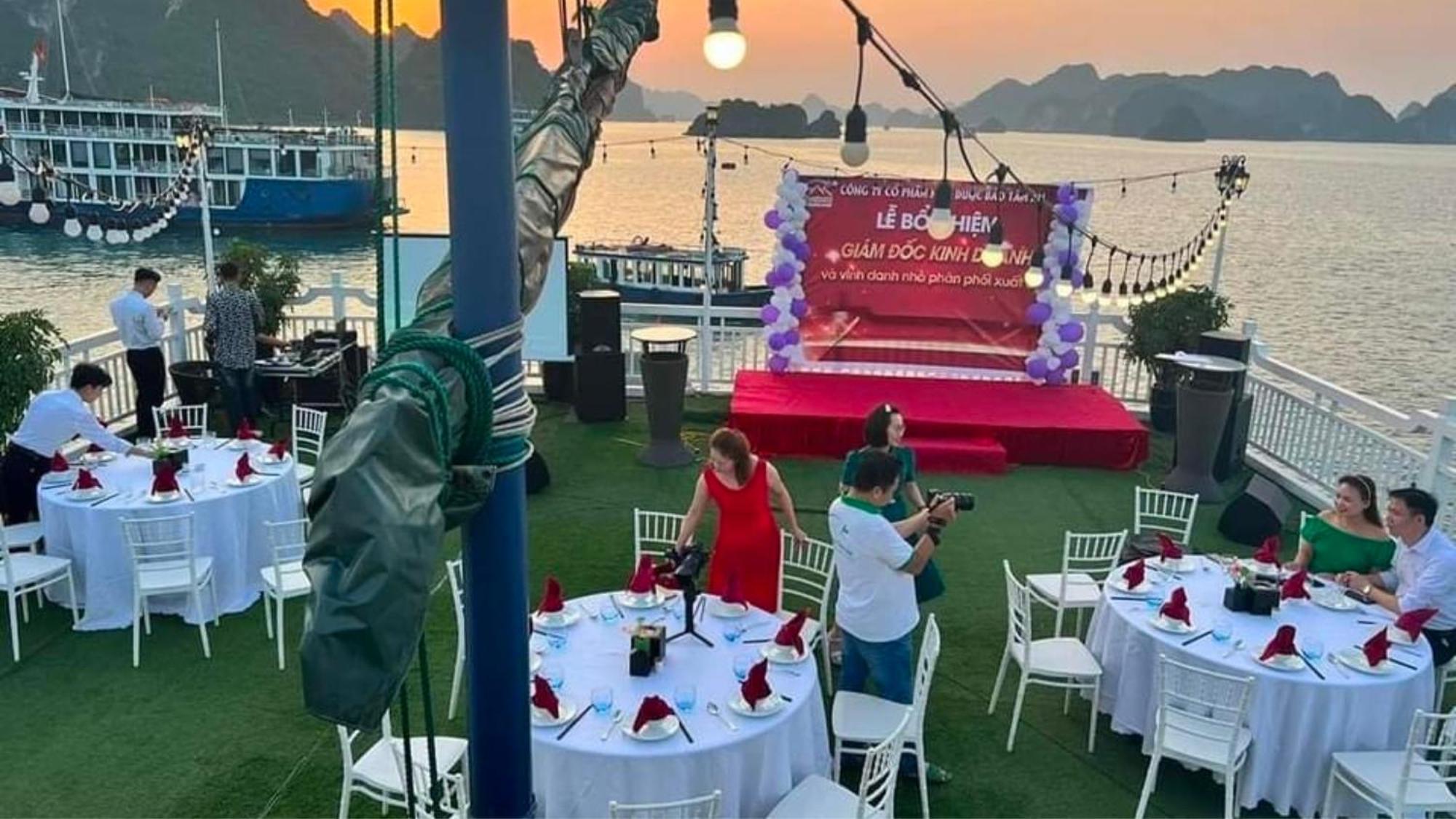 Lotus Elegance Cruise Hotel Ha Long Luaran gambar