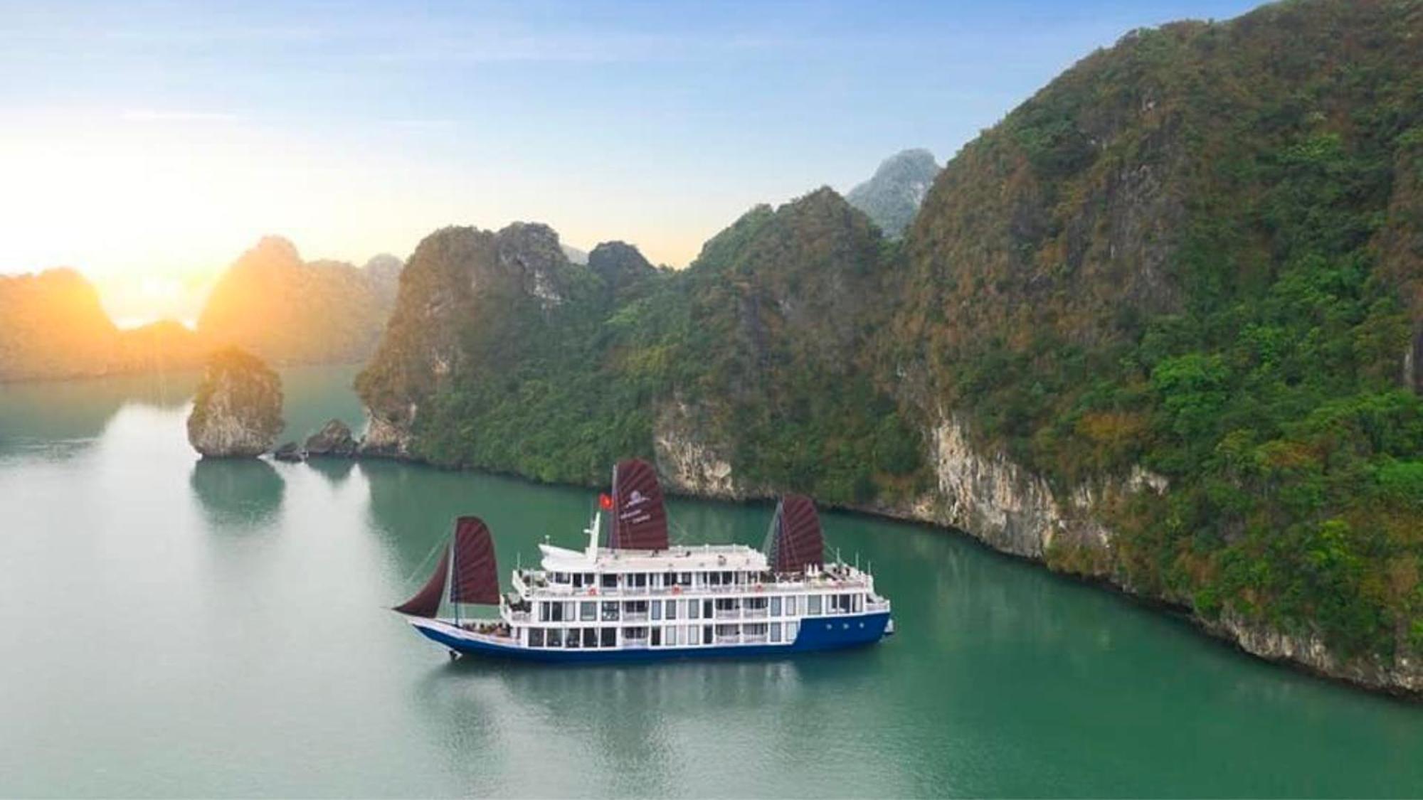 Lotus Elegance Cruise Hotel Ha Long Luaran gambar