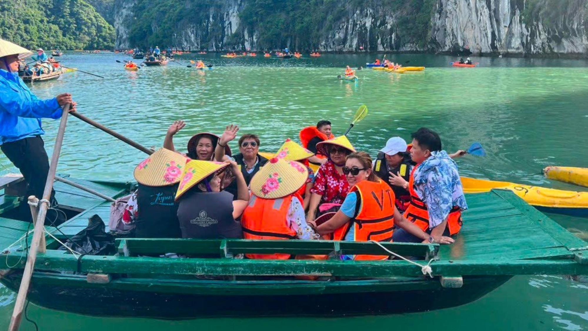 Lotus Elegance Cruise Hotel Ha Long Luaran gambar